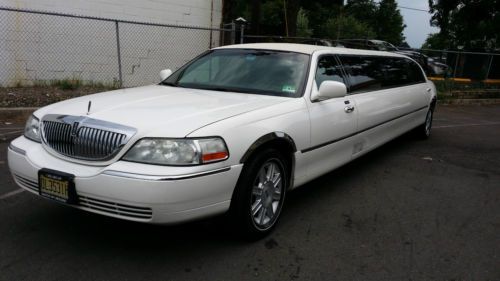 2006 lincoln town car 120&#034; qvm by executive coach builders *10 passenger*