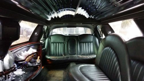 2006 Lincoln Town Car 120" QVM by Executive Coach Builders *10 passenger*, image 14