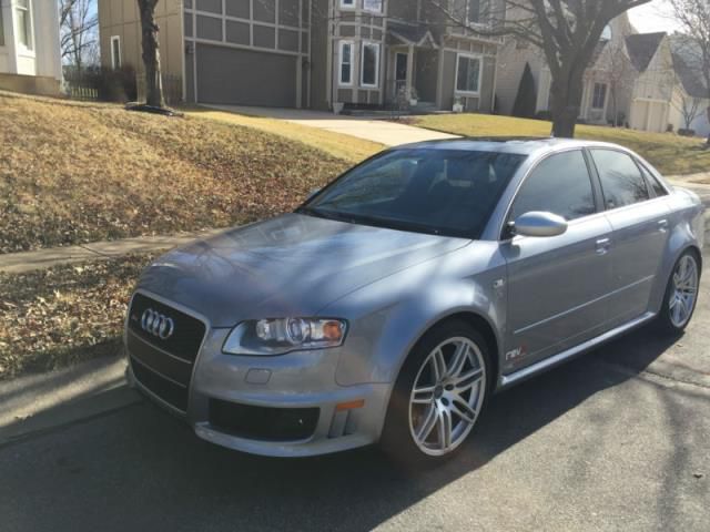 Audi rs4 base sedan 4-door