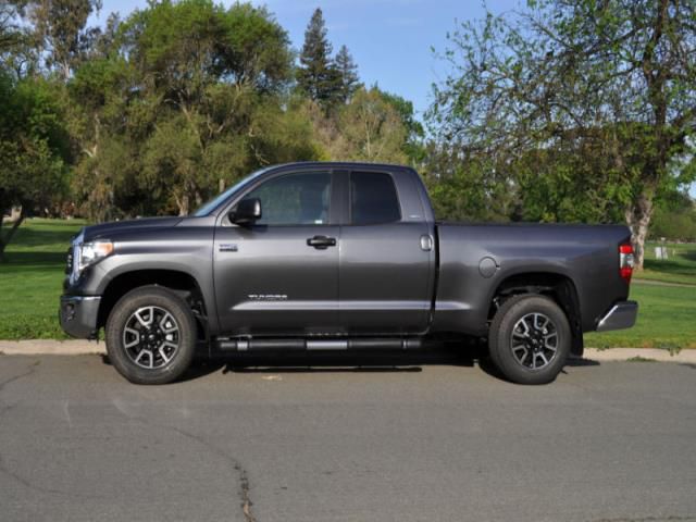 Toyota tundra sr5 double cab