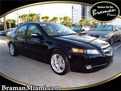 Great car &amp; mileage, clean carfax, call roberto bey or lazaro vento now!