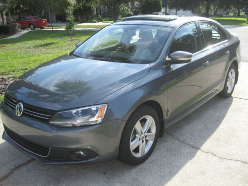 2011 vw jetta tdi diesel , sunroof, navigation, keyless entry, heated seats43mpg