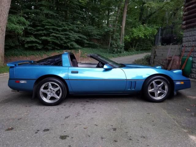 1987 chevrolet corvette base hatchback 2-door