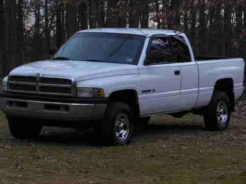 2000 Dodge extended cab 4x4, image 2