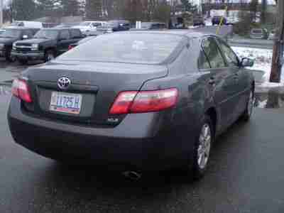 CD ABS Brakes Air Conditioning Alloy Wheels AM/FM Radio Automatic Headlights, image 3