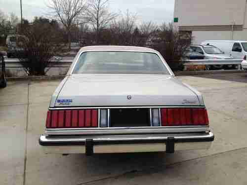 1982 Ford Fairmont Futura Coupe 2-Door 3.3L, image 3