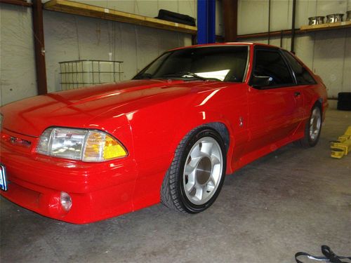 1993 ford mustang svt cobra hatchback 2-door 5.0l