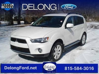 One owner, clean carfax, outlander se, 4d sport utility, and 4wd.