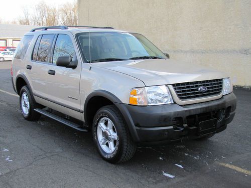 Ford explorer 4x4 suv, four wheel drive, cruise control! autocheck report