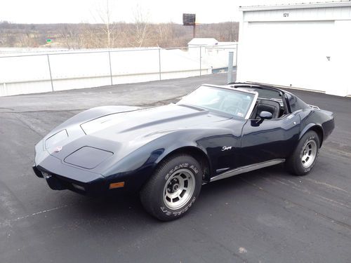 1976 chevrolet corvette stingray coupe 2-door 5.7l