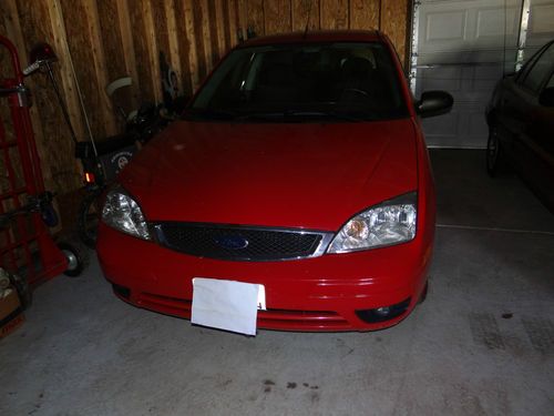 2007 ford focus ses hatchback 3-door 2.0l