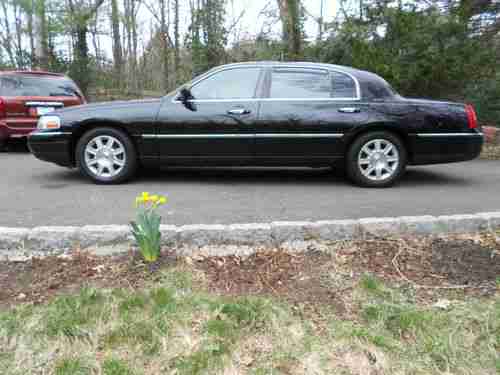 2004 Lincoln Town Car Executive L Sedan 4-Door 4.6L, image 3