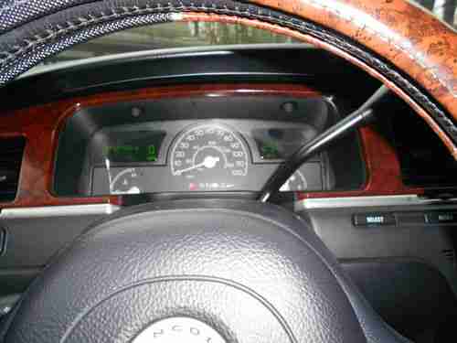 2004 Lincoln Town Car Executive L Sedan 4-Door 4.6L, image 12