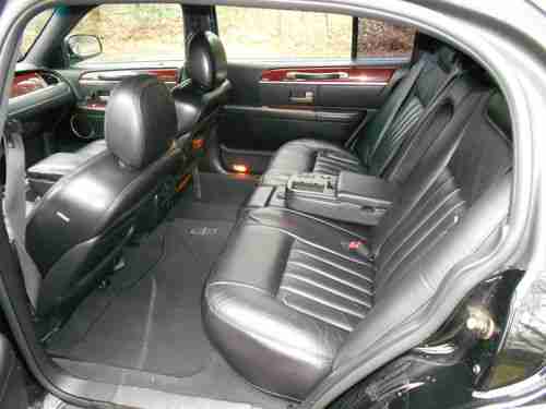 2004 Lincoln Town Car Executive L Sedan 4-Door 4.6L, image 19