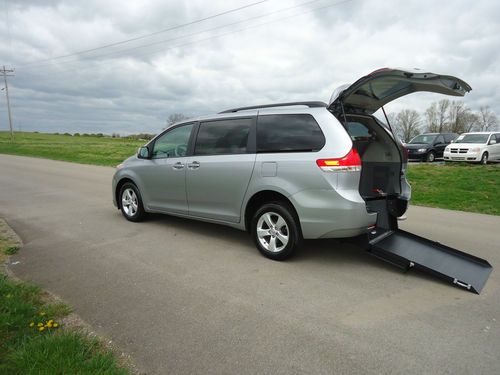 2012 toyota sienna wheelchair/handicap ramp van rear entry conversion