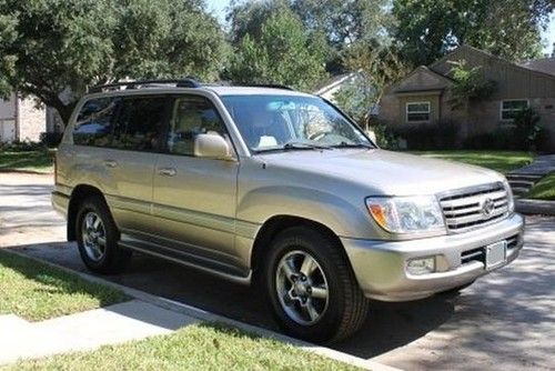 2006 toyota land cruiser ** price to sell $10,500 ** non-smoker owner