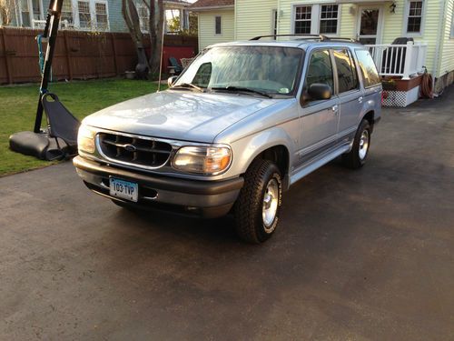 1998 ford explorer xlt sport utility 4-door 5.0l