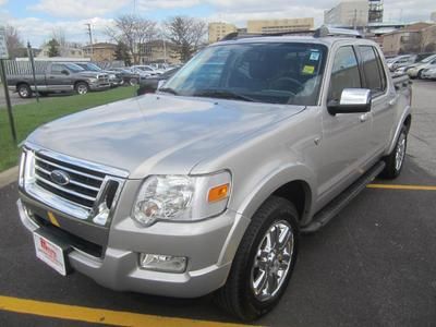 Limited suv 4.6l silver leather one owner garage kept smoke free clean 4x4