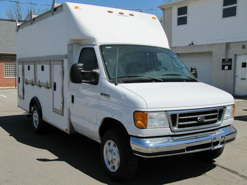 Ford e-350 super duty cutaway utility box truck!!! low miles! 1 owner autocheck
