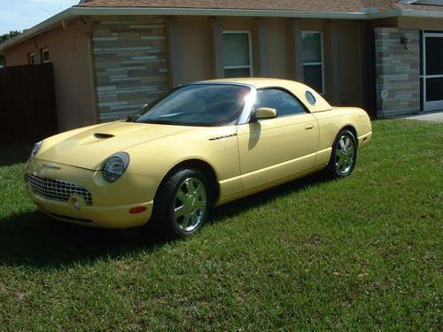 Wow! 2002 ford thunderbird rare inspiration yellow matching interior mint!!