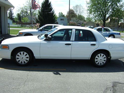 2009 ford crown victoria police interceptor sedan 4-door 4.6l