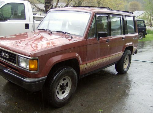 1989 isuzu trooper 2  4x4  parts vehicle