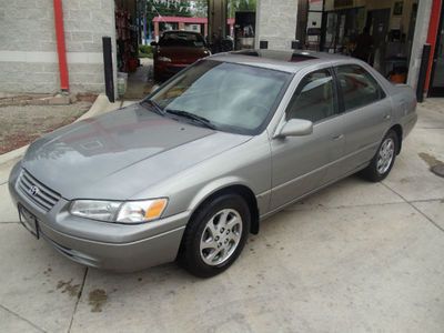 1998 toyota camry xle v6 46,xxx miles // 1 owner clean  // carfax no reserve