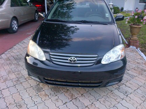 2003 toyota corolla, 1 owner, runs great!