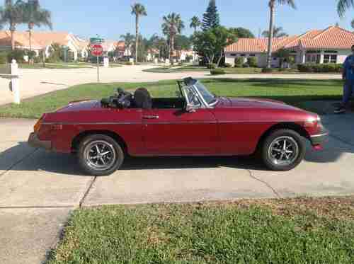 1976 MGB convertible, image 2