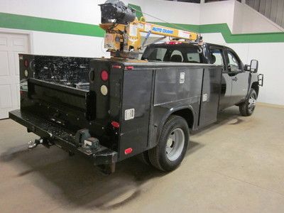 Black Chevrolet Silverado 3500 Crew Cab Service Utility Truck Duramax Diesel 4x4, image 2