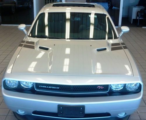 2012 dodge challanger r/t 5.7 hemi ****certified pre-owned****
