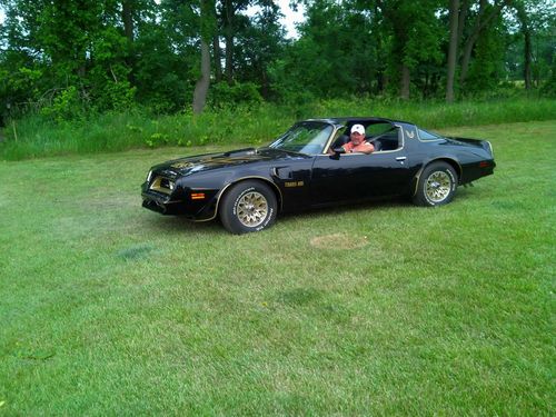 1977 pontiac trans am 400 6.6 liter smokey and the bandit