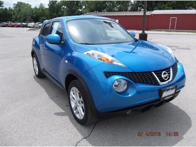 2012 blue nissan juke sl awd 12,500 miles