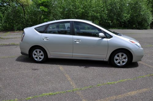 Toyota prius hatchback 4-door 1.5l no reserve navigation 45mpg bluetooth perfect