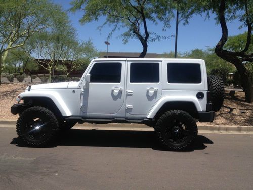 2012 jeep wrangler unlimited sahara sport utility 4-door 3.6l