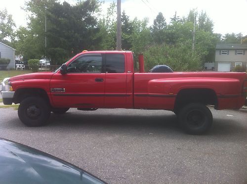 1999 dodge diesel 3500 drw 4x4, 5 speed manual