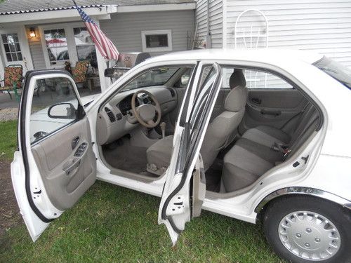 2002 hyundai accent gl sedan 4-door 1.6l