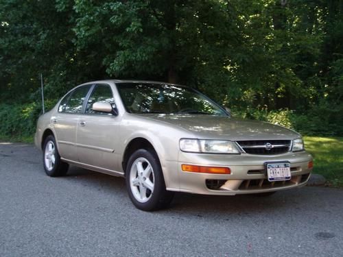 No reserve! 1997 nissan maxima gxe sedan sunroof, auto, alloy wheels 4-door 3.0l