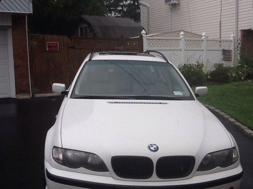 2002 bmw 325xi sport wagon 4-door 2.5l