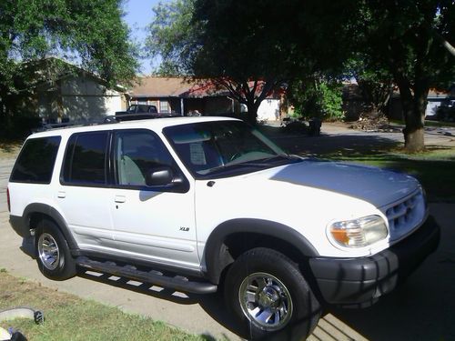 2000 ford explorer xls sport utility 4-door 4.0l