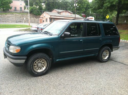 1998 Ford Explorer XLT Sport Utility 4-Door 4.0L COLD AC ALL WHEEL DRIVE SAFE, image 15