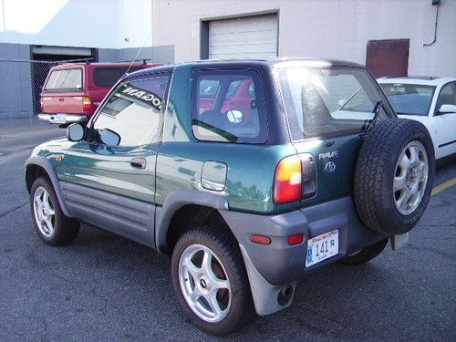 1996 toyota rav4    sport utility 2-door 2.0l 5-speed!  awd!  solid vehicle!