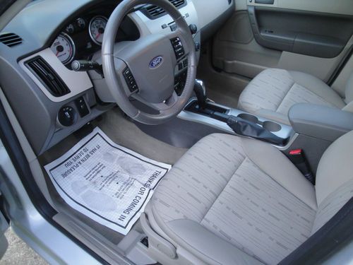 2009 Ford Focus SE Sedan 4-Door 2.0L..Mint, image 9