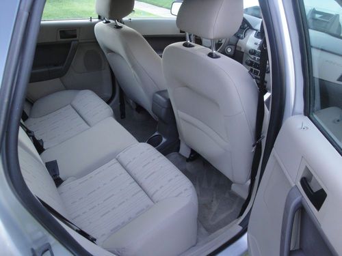 2009 Ford Focus SE Sedan 4-Door 2.0L..Mint, image 12