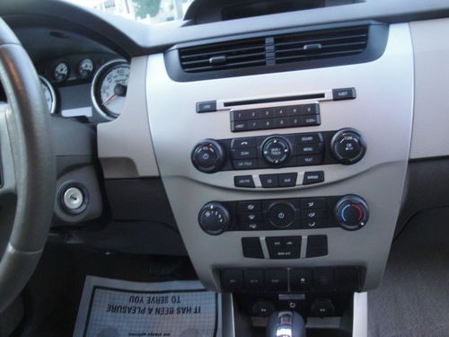 2009 Ford Focus SE Sedan 4-Door 2.0L..Mint, image 13