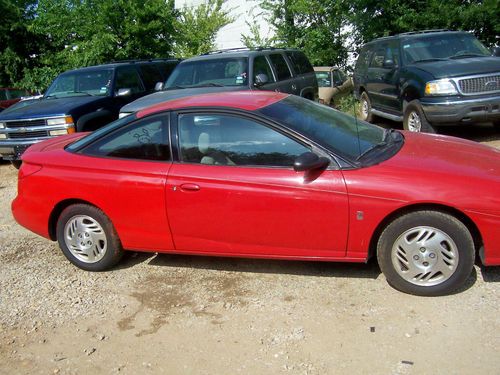 2001 Saturn SC2 Base Coupe 3-Door 1.9L, image 2
