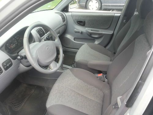 2005 hyundai accent gls sedan 4-door 1.6l