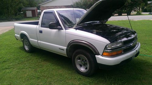 1998 chevrolet s10 base standard cab pickup 2-door 2.2l