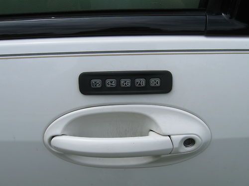 2006 Ford Freestar SEL Mini Passenger Van 4-Door 4.2L, image 9