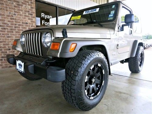 2005 4x4 removable hardtop custom wheels khaki cloth seats low miles 21k